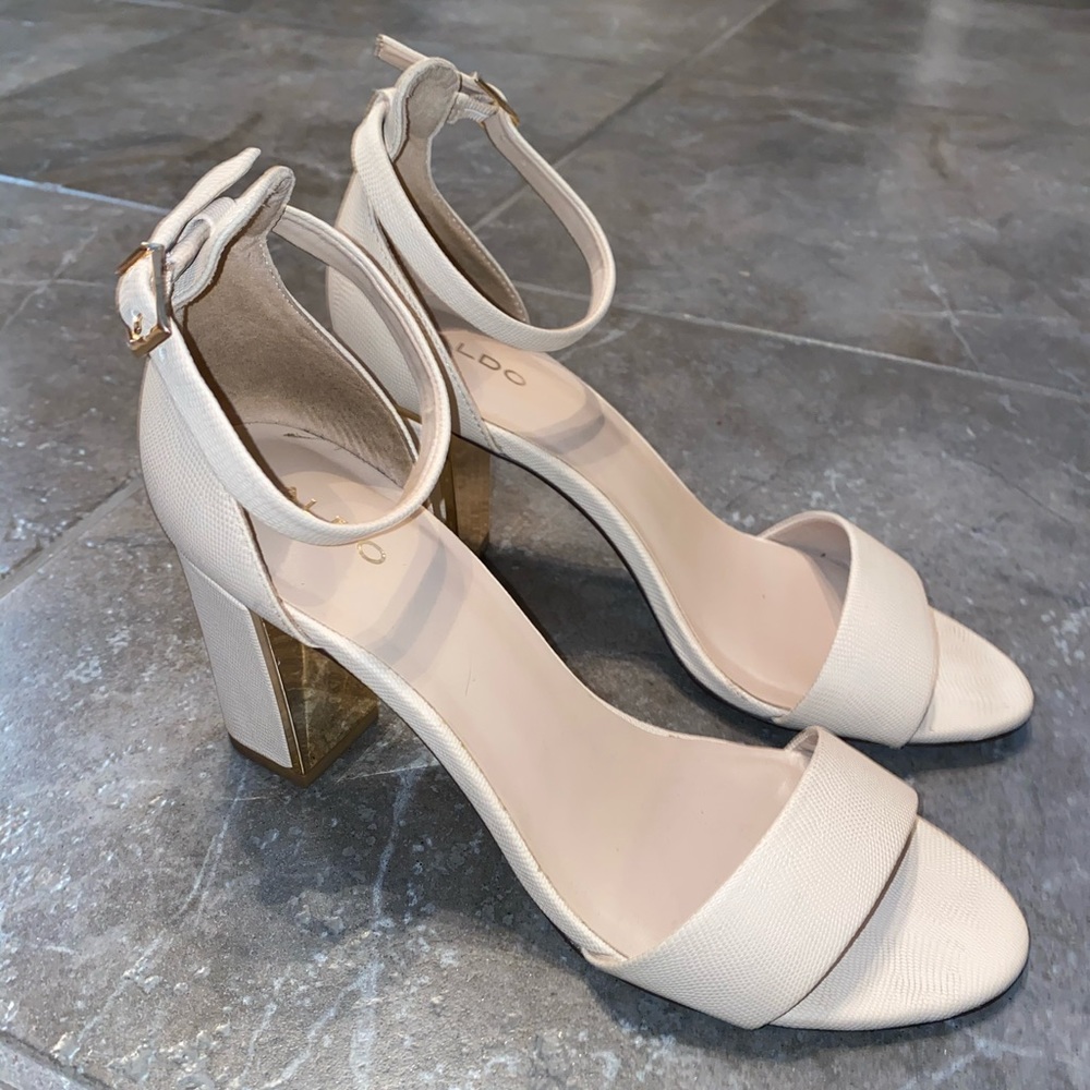 Aldo nude ankle strap block heel sandal size 9